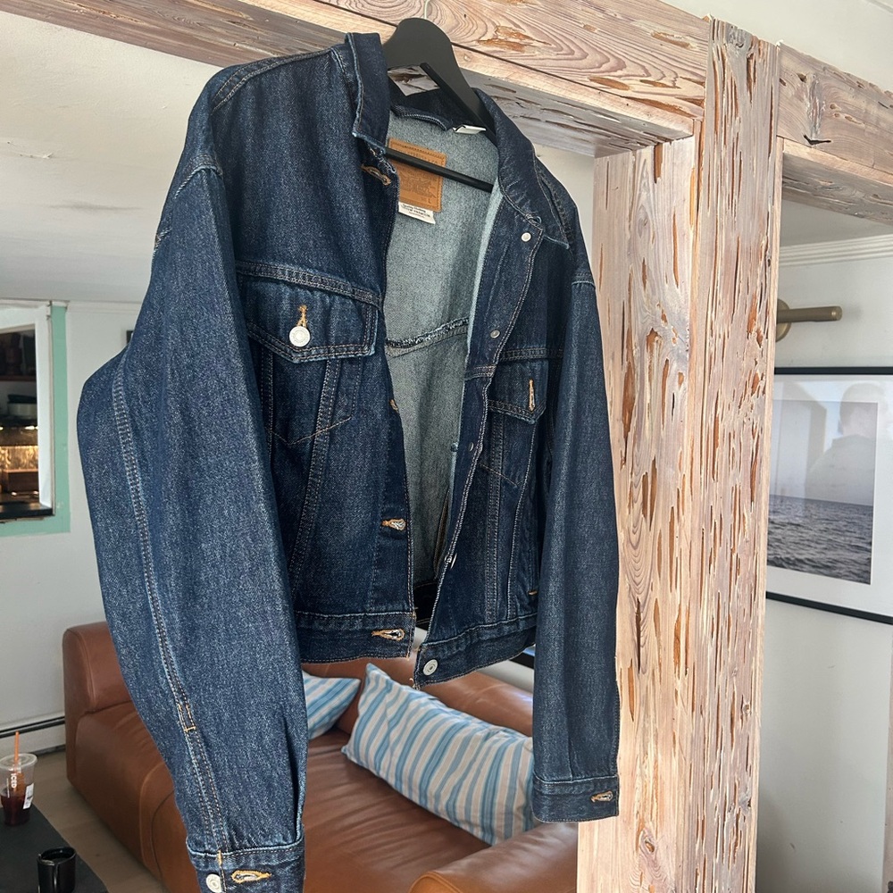 Levi’s Dark Blue Trucker  Denim Jacket Large